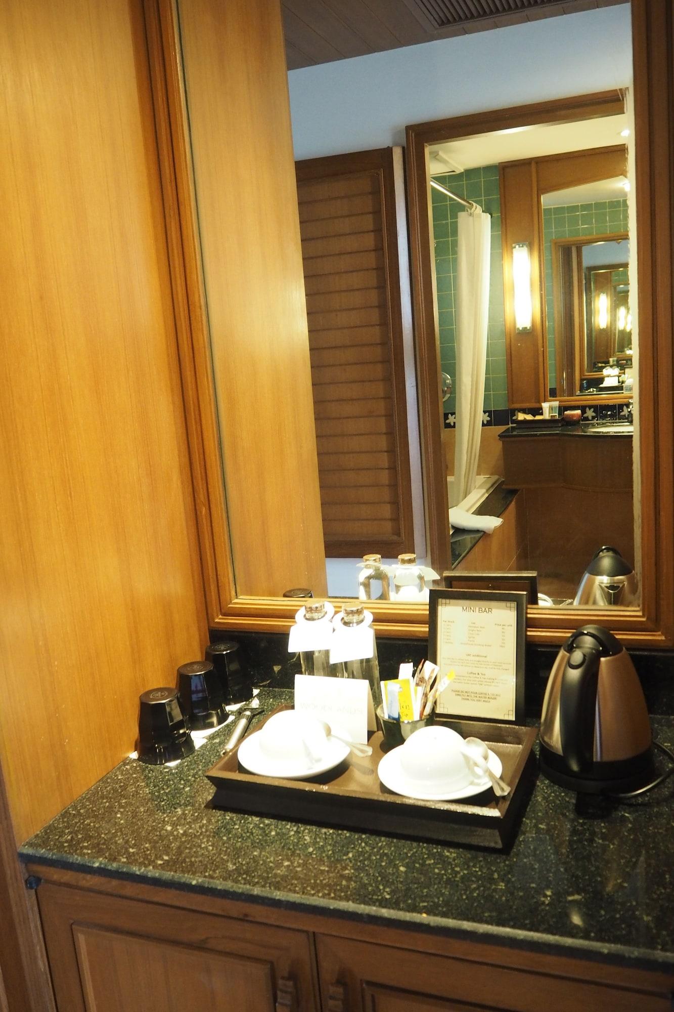 Woodlands Hotel And Resort Патая Екстериор снимка