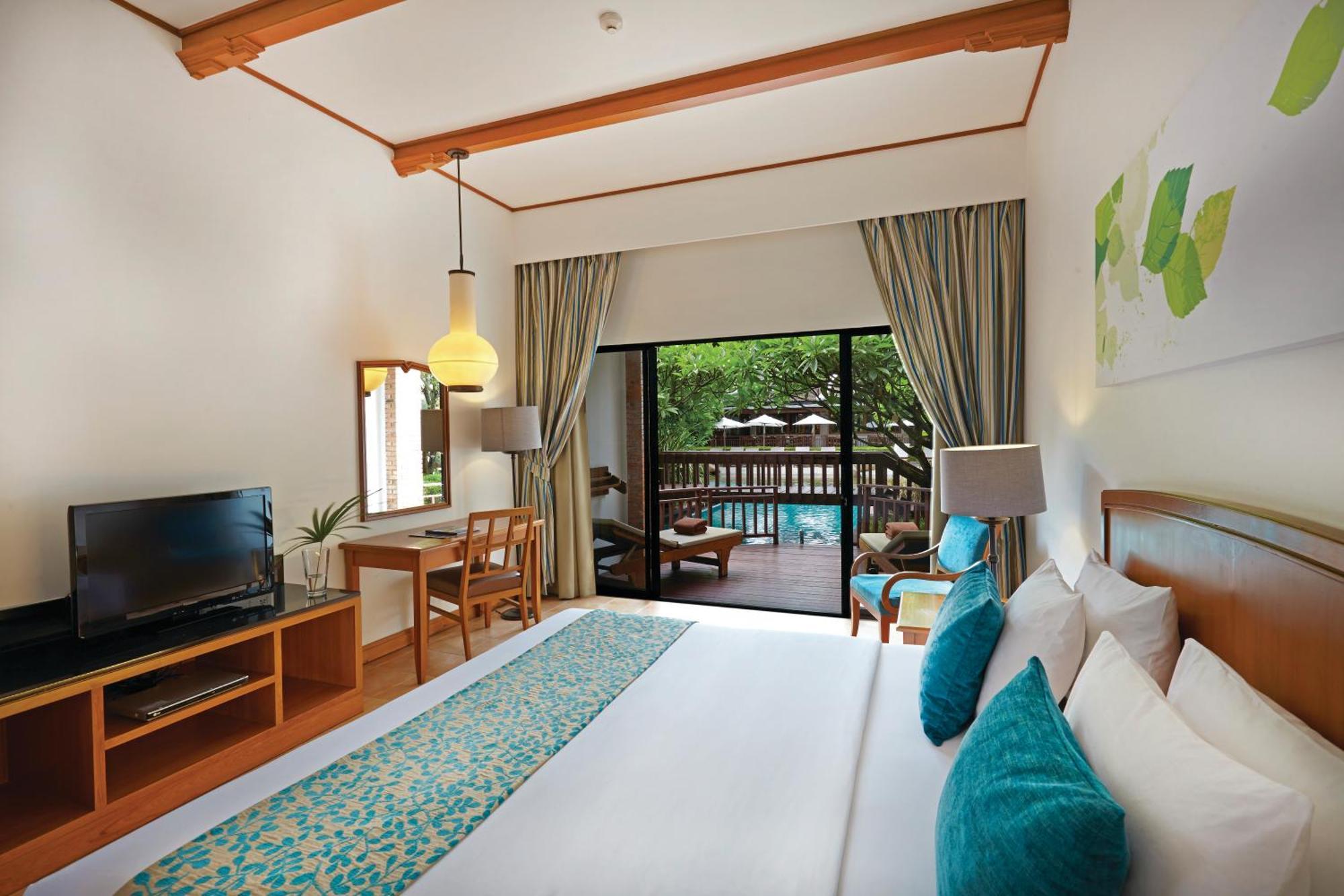 Woodlands Hotel And Resort Патая Екстериор снимка