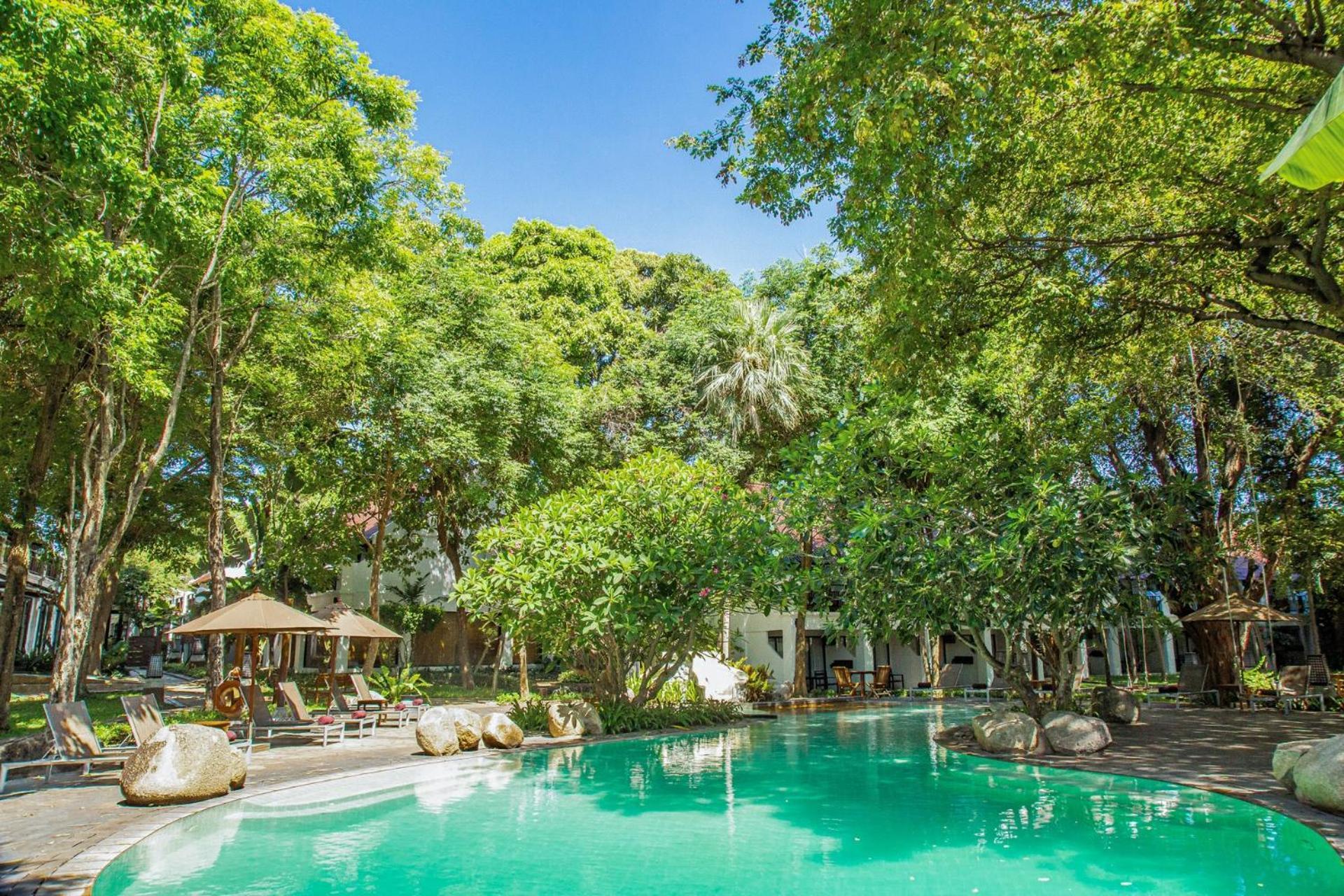 Woodlands Hotel And Resort Патая Екстериор снимка
