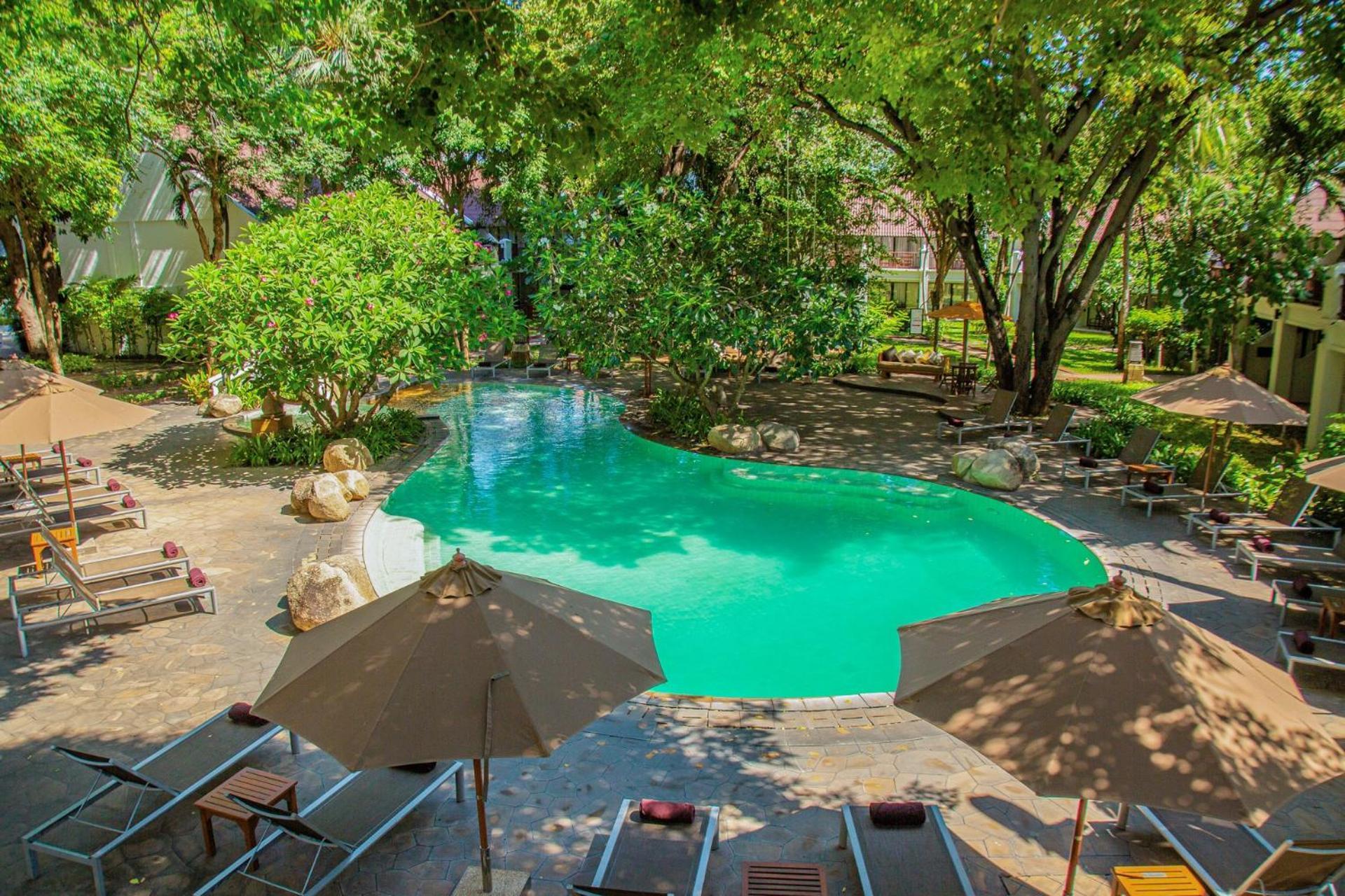 Woodlands Hotel And Resort Патая Екстериор снимка