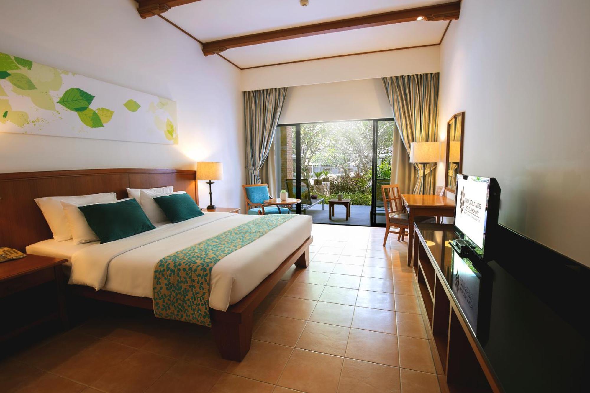Woodlands Hotel And Resort Патая Екстериор снимка