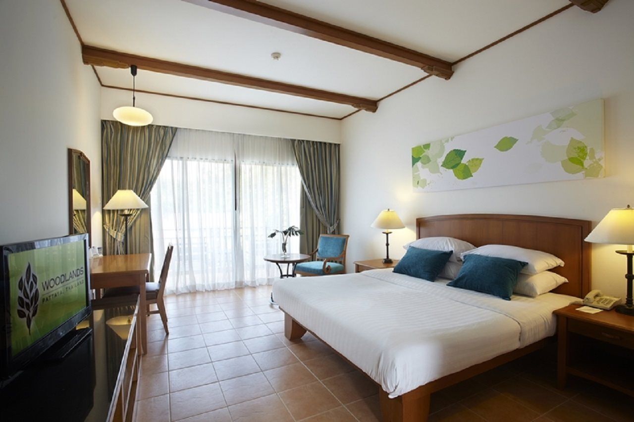 Woodlands Hotel And Resort Патая Екстериор снимка